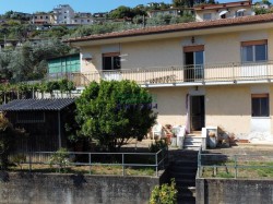 casa-semindipendente-in-vendita-a-montignoso-con-vista-mare-localita-serra