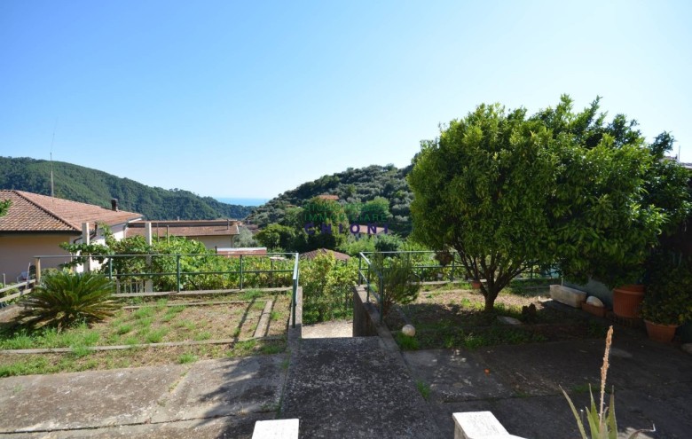 Villetta a schiera in vendita a Montignoso