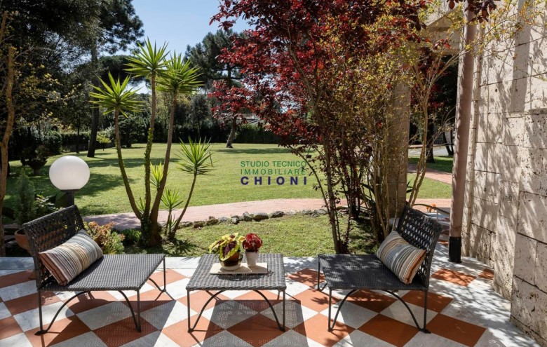 Villa singola in vendita a Massa