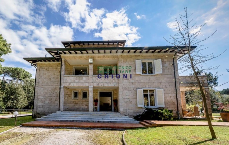 Villa singola in vendita a Massa