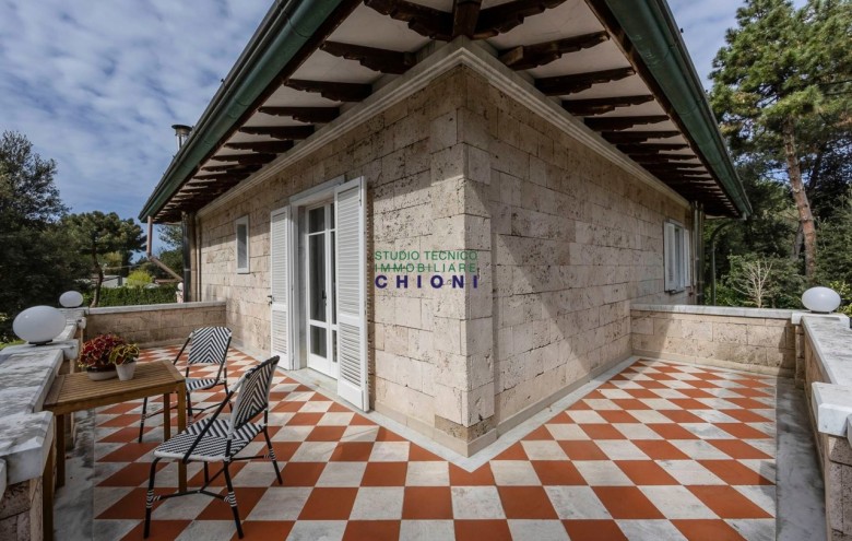 Villa singola in vendita a Massa