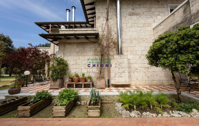 Villa singola in vendita a Massa