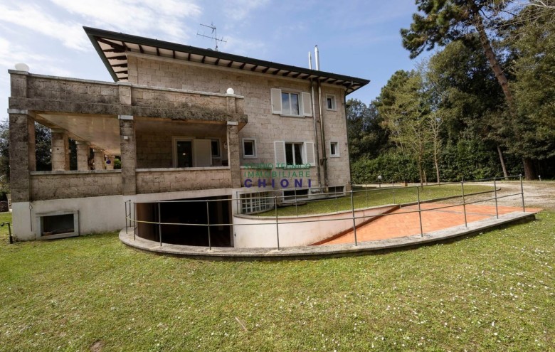Villa singola in vendita a Massa