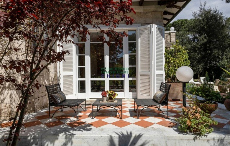 Villa singola in vendita a Massa