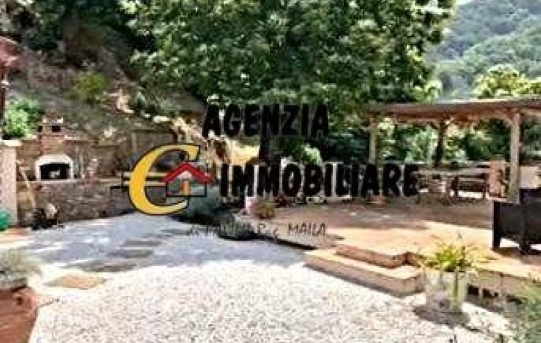 Villa singola in vendita a Camaiore