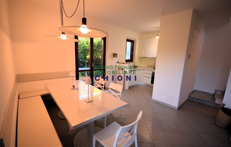 Bifamiliare in vendita a Montignoso