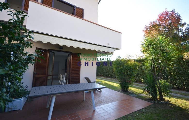 Bifamiliare in vendita a Montignoso