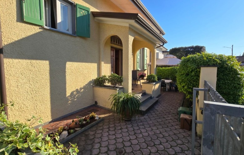 Villa singola in affitto a Pietrasanta