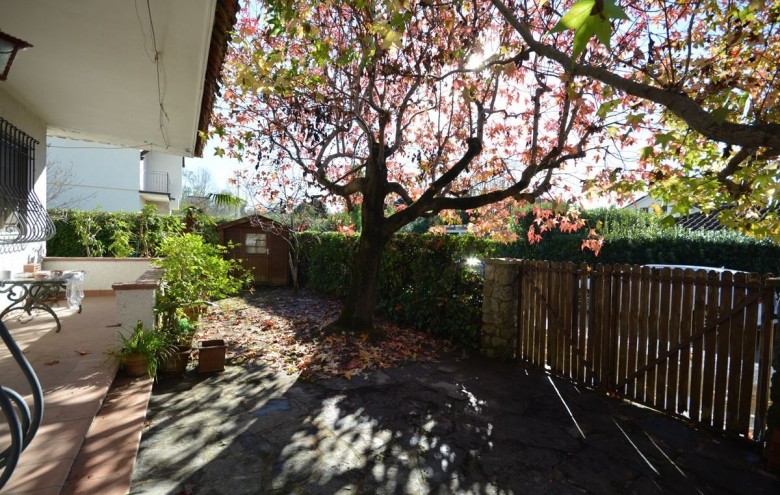 Bifamiliare in vendita a Montignoso