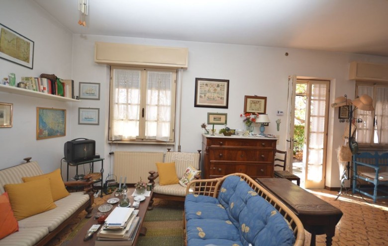 Bifamiliare in vendita a Montignoso