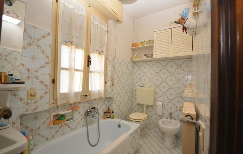 Bifamiliare in vendita a Montignoso