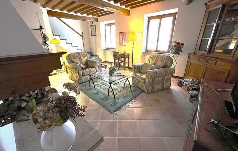 Bifamiliare in vendita a Camaiore