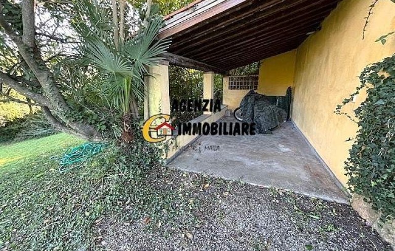 Bifamiliare in vendita a Camaiore