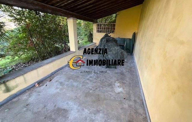 Bifamiliare in vendita a Camaiore