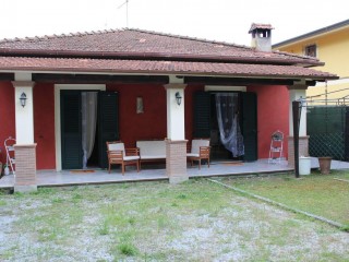 Bifamiliare in vendita a Poveromo