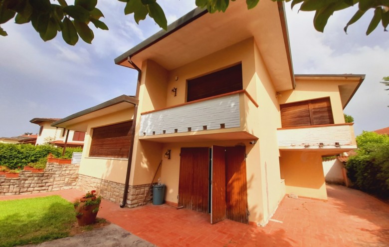 Villa singola in vendita a Pietrasanta