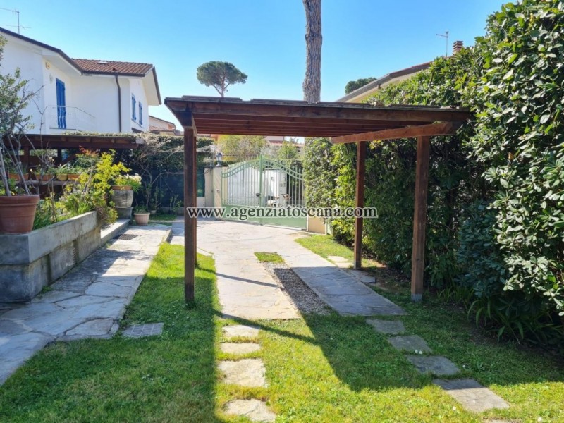 Villa singola in affitto a Forte dei Marmi