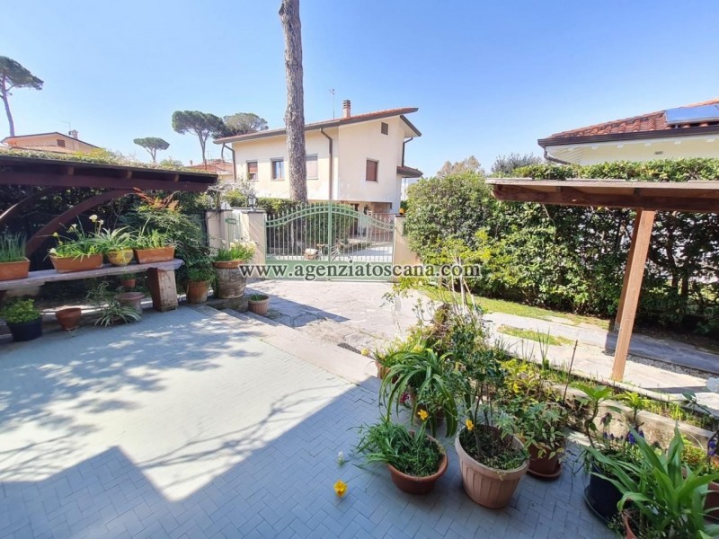 Villa singola in affitto a Forte dei Marmi