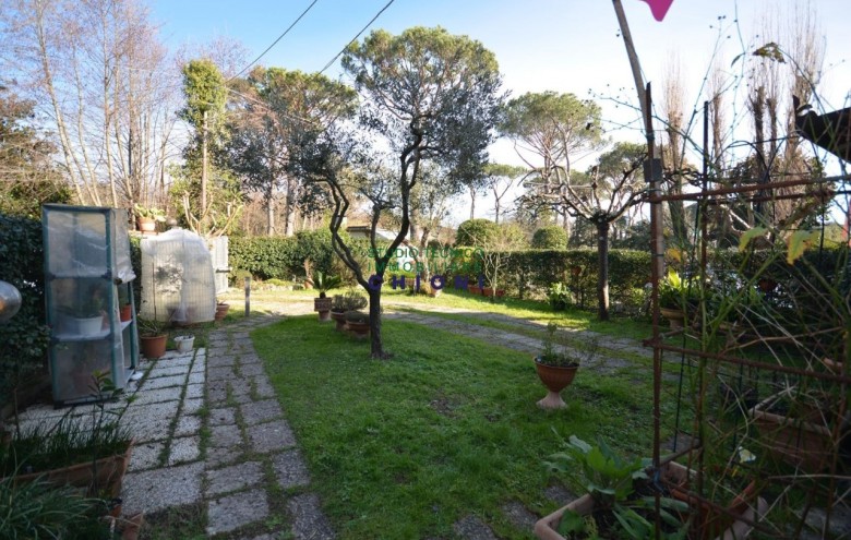 Villetta a schiera in affitto a Massa
