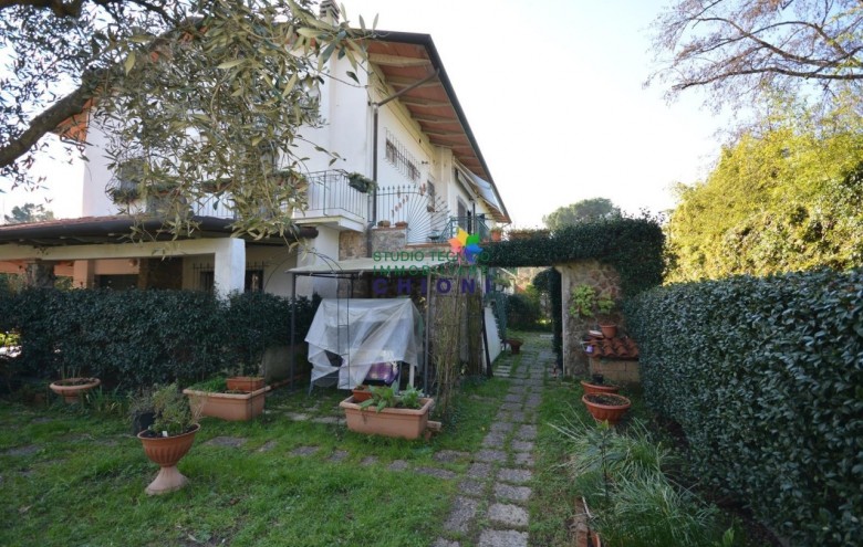 Villetta a schiera in affitto a Massa