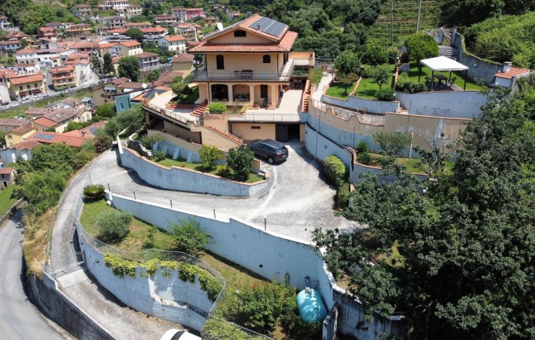 Villa singola in affitto a Montignoso