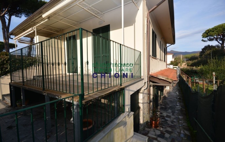 Appartamento in affitto a Montignoso