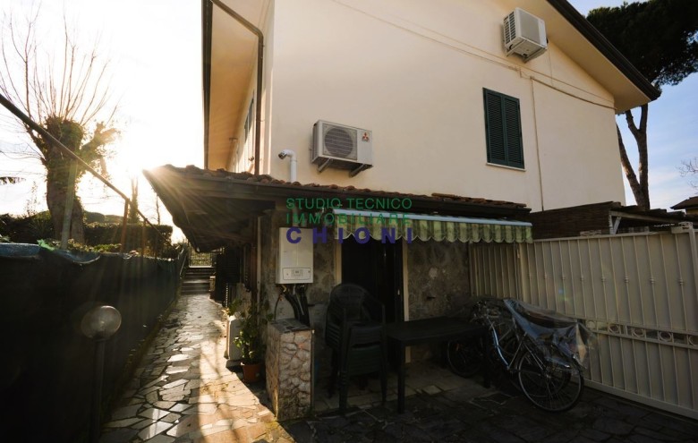 Appartamento in affitto a Montignoso