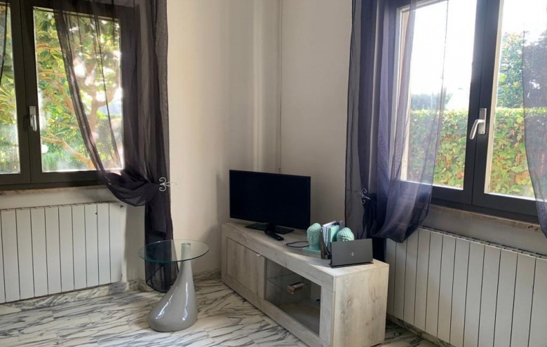 Villa singola in affitto a Montignoso