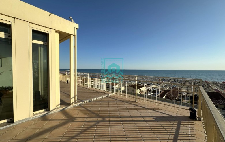 Attico in affitto a Camaiore