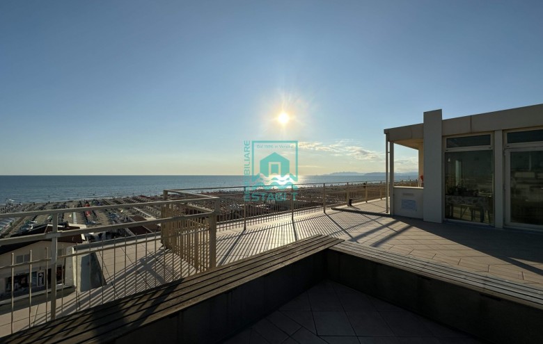 Attico in affitto a Camaiore