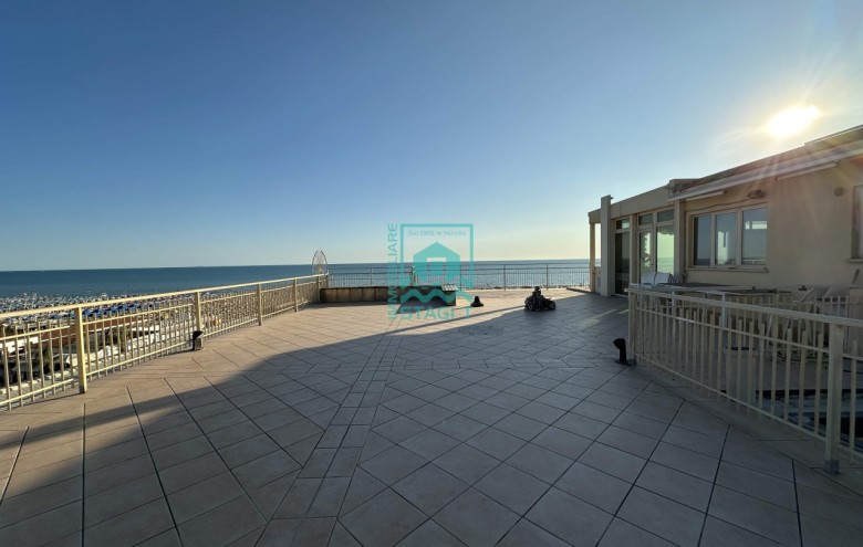 Attico in affitto a Camaiore