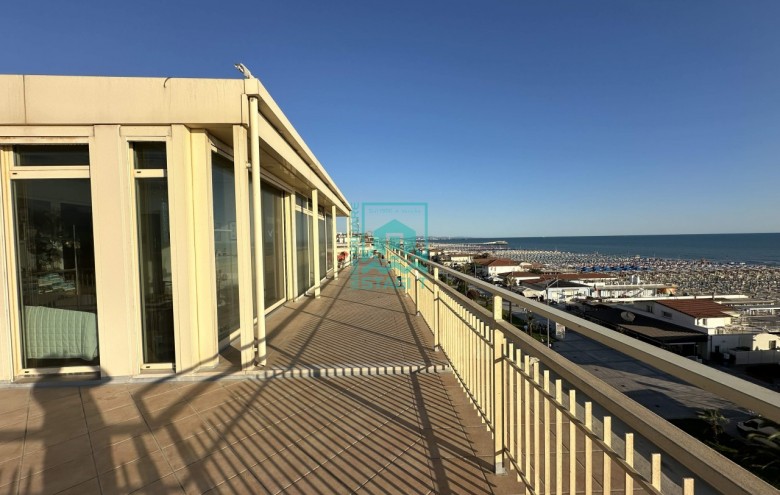 Attico in affitto a Camaiore