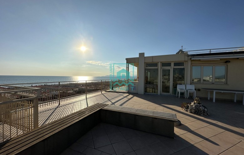 Attico in affitto a Camaiore