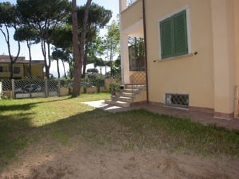 Bifamiliare in affitto a Camaiore