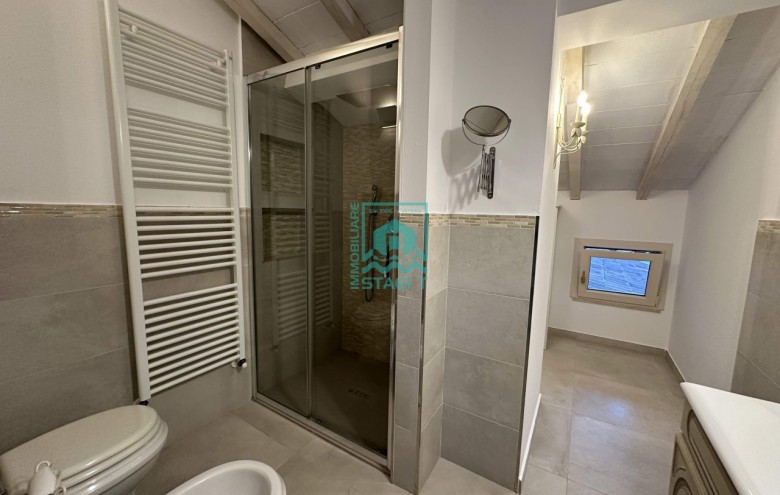 Bifamiliare in affitto a Camaiore