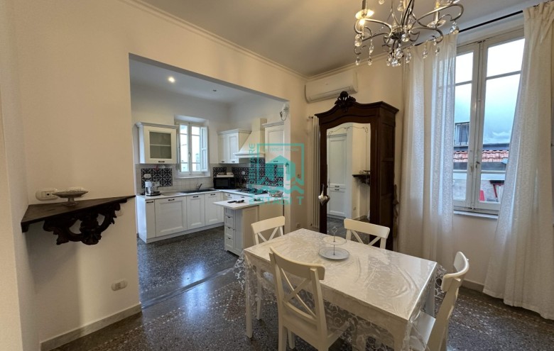 Bifamiliare in affitto a Camaiore