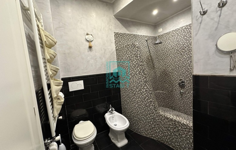 Bifamiliare in affitto a Camaiore