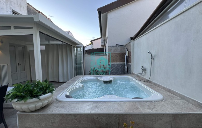 Bifamiliare in affitto a Camaiore