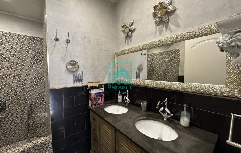 Bifamiliare in affitto a Camaiore