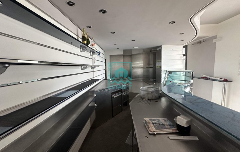 Attività Commerciale in affitto a Camaiore