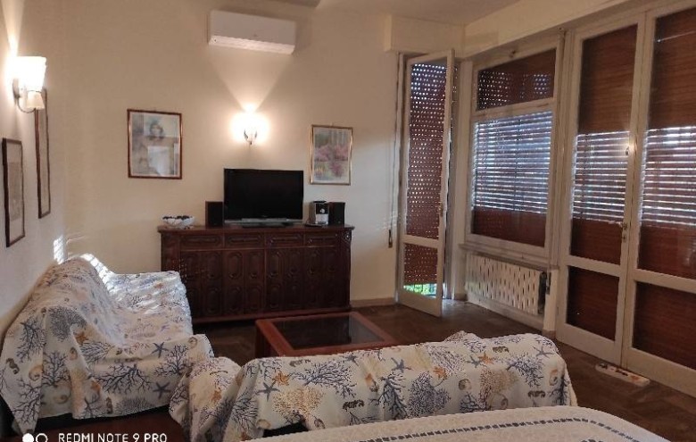 Bifamiliare in affitto a Camaiore