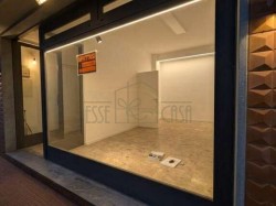 lido-di-camaiore-fondo-commerciale-indipendente-in-affitto-con-resede-privata-a-1-km
