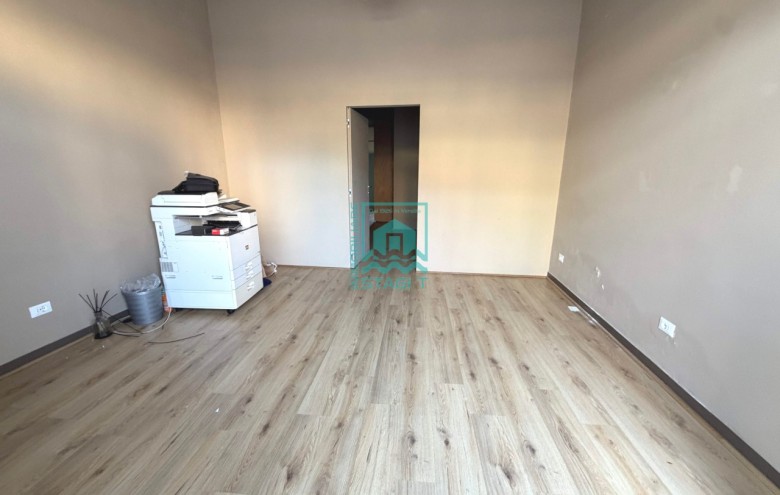 Fondo Commerciale in affitto a Camaiore