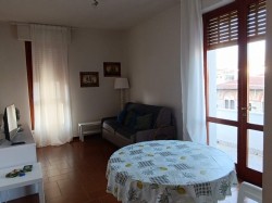 affitto-estivo-lido-di-camaiore-appartamento-vicino-al-mare-con-posto-auto