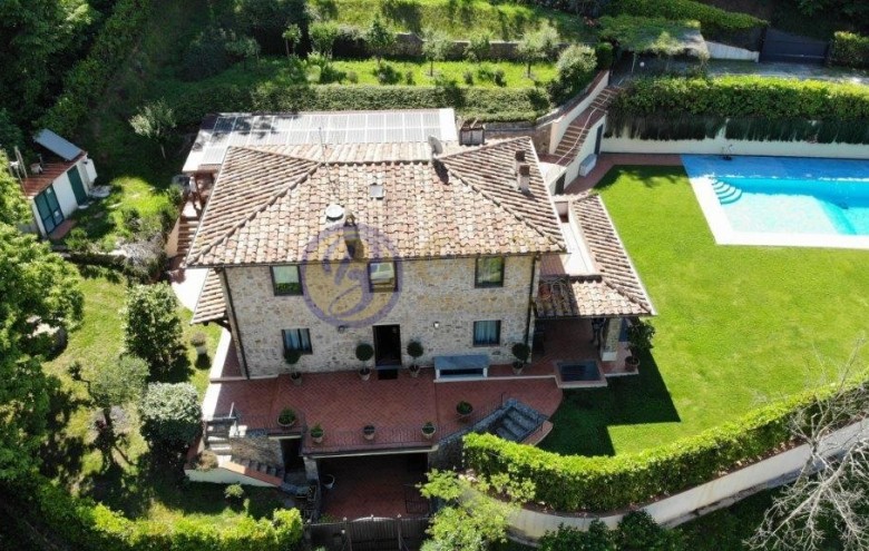 Villa singola in affitto a Camaiore