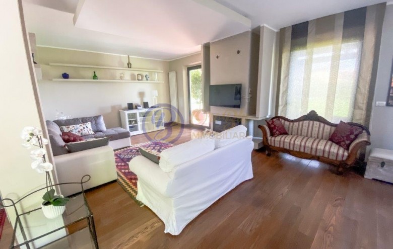 Villa singola in affitto a Camaiore
