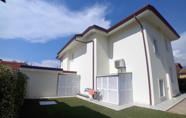 Bifamiliare in vendita a Pietrasanta