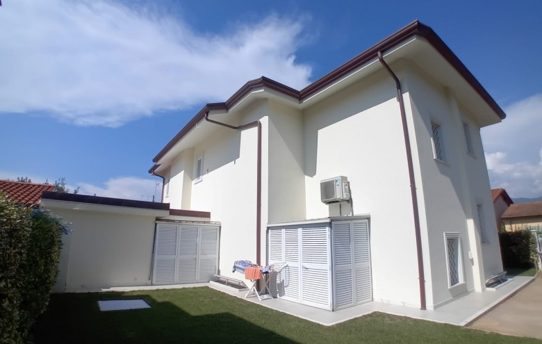 Bifamiliare in vendita a Pietrasanta