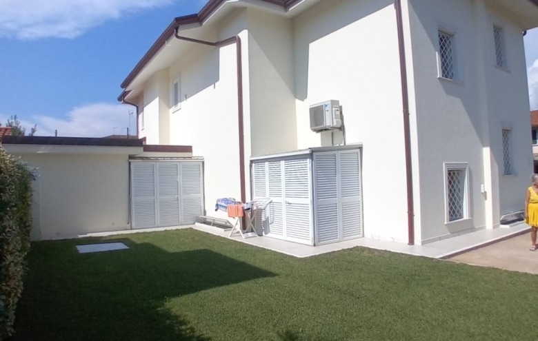 Bifamiliare in vendita a Pietrasanta