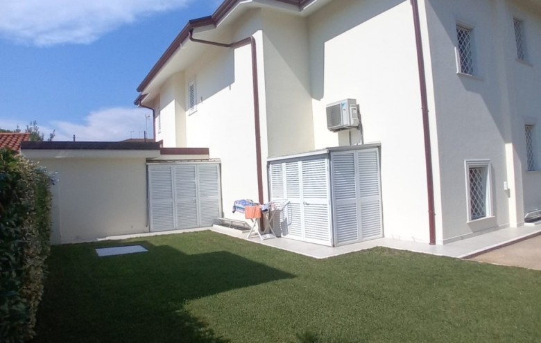 Bifamiliare in vendita a Pietrasanta